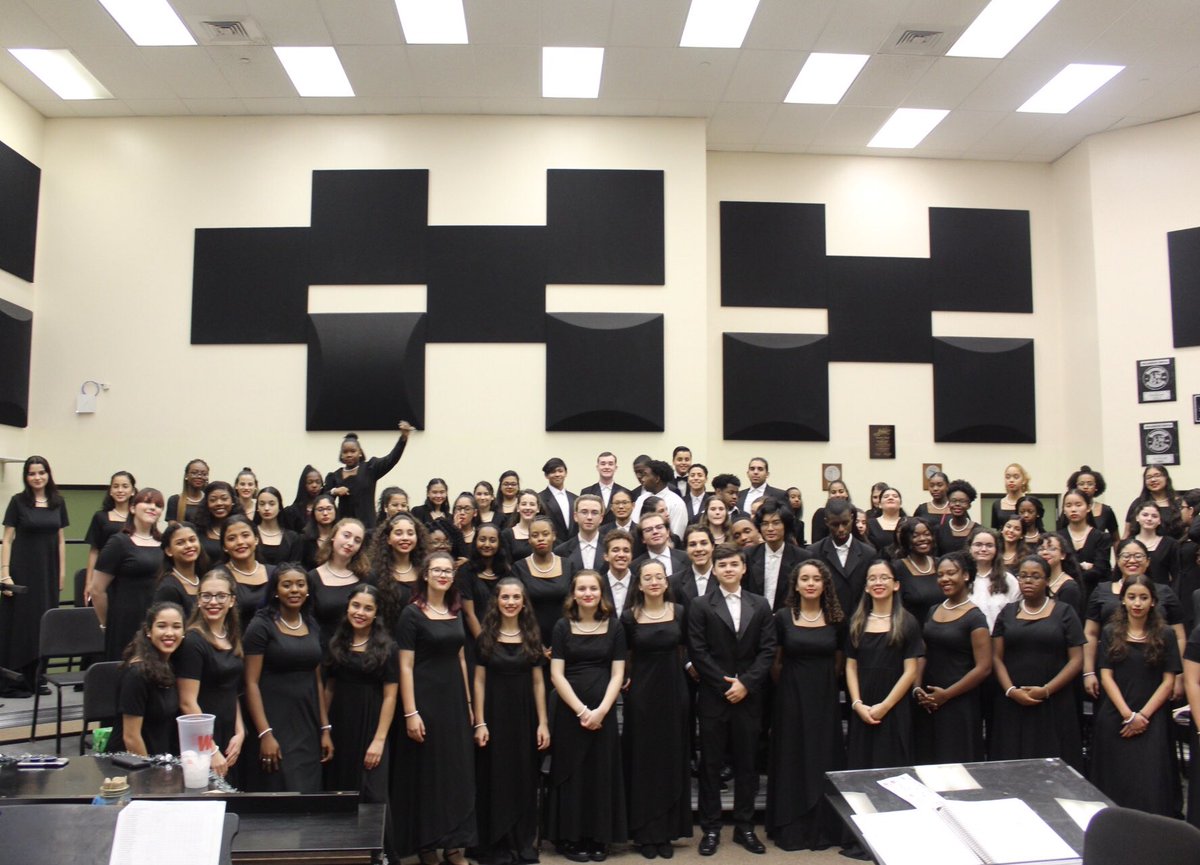 ChoirLegacy's tweet photo. Amazing winter show, thank you to everyone that came out to support ❄️🎵 https://t.co/jXNjwvPDpX