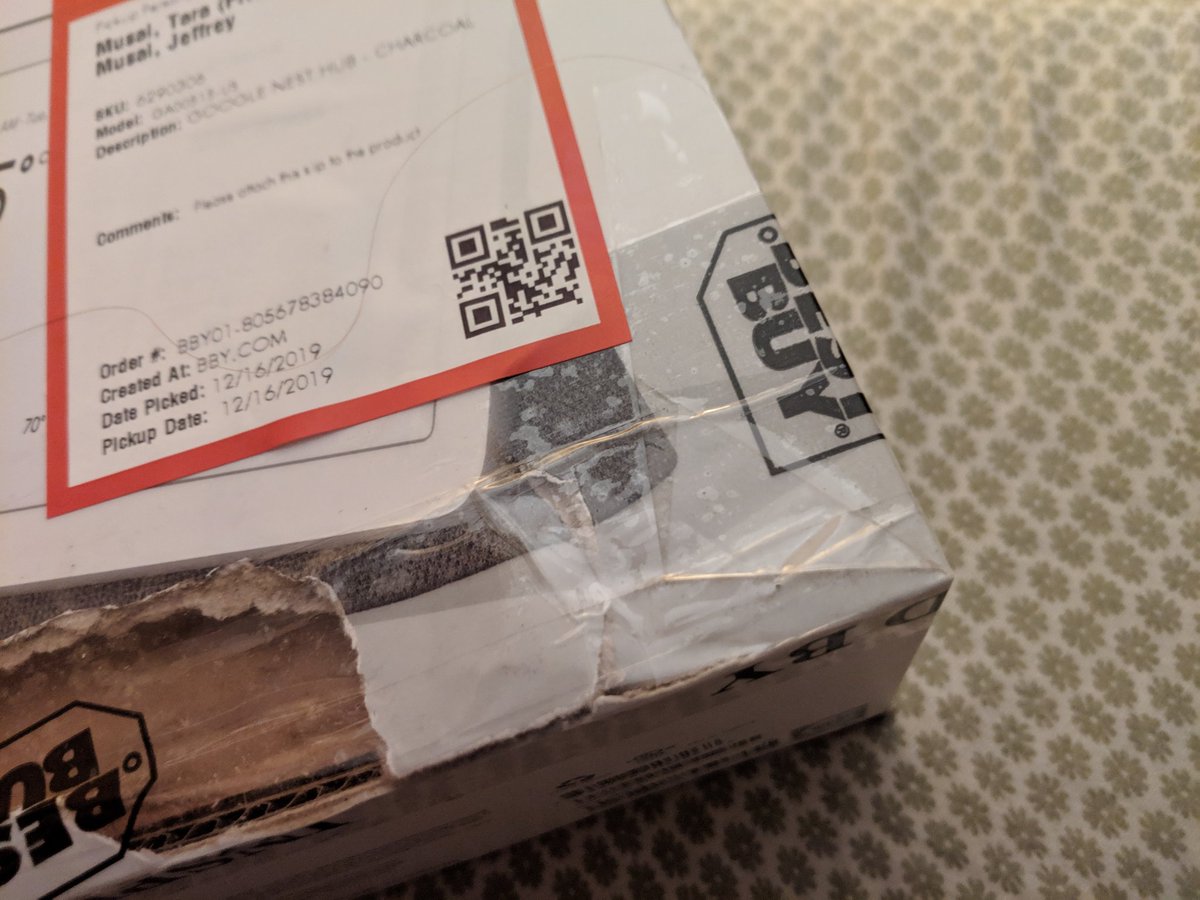 jmusal's tweet photo. Bought a @Google @googlenest hub from @BestBuy @BestBuySupport online. Didn't buy an open box, but when I get home, I see this... Wtf, I can't give this as a gift?! Now I've got to drive another 25 minutes to exchange it the week before Christmas. 😭 https://t.co/DhqiNZRQnE