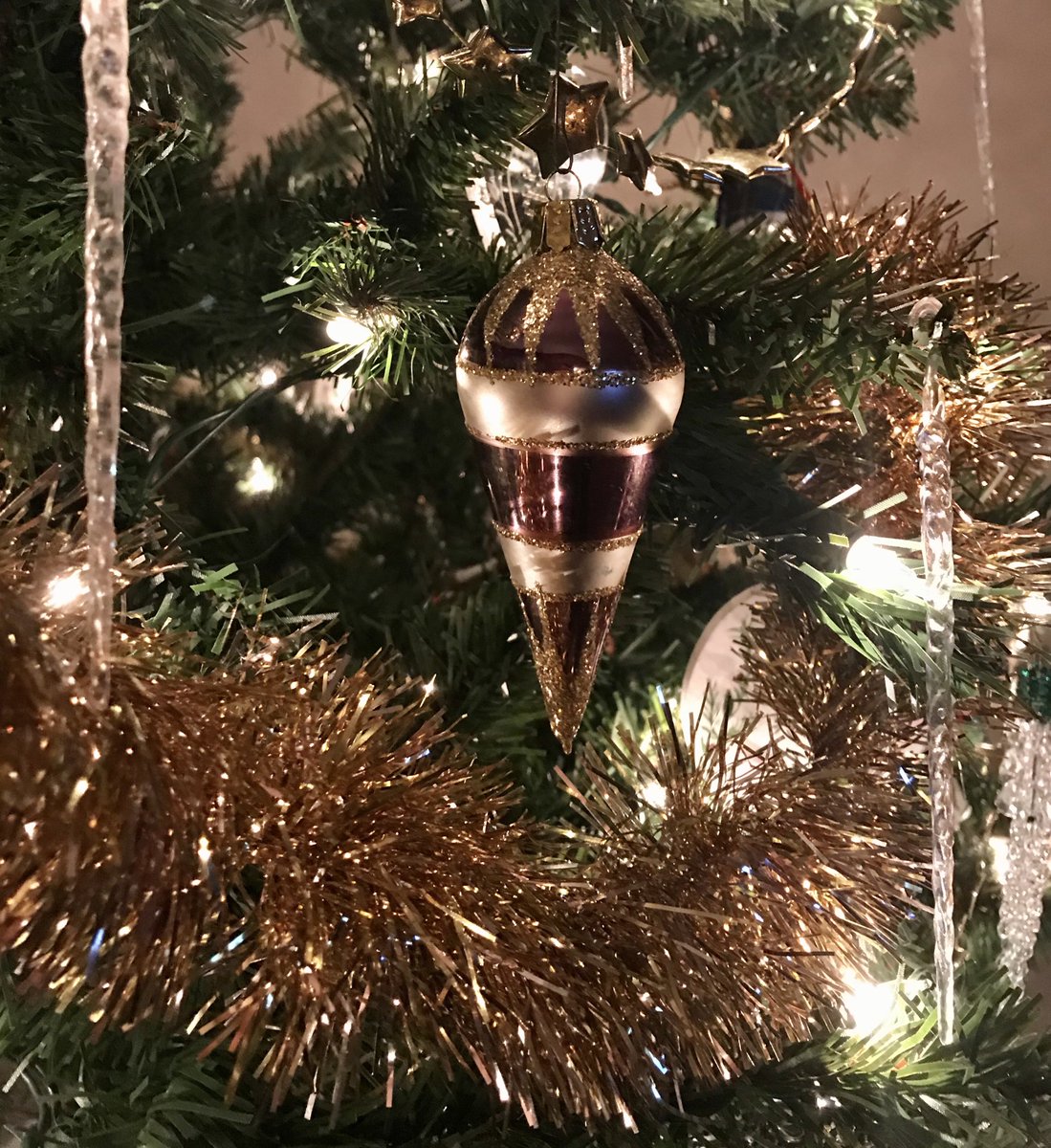 BethGinYGK's tweet photo. Sentimental ornaments #memom #ohchristmastree https://t.co/jXfl0EhcCR