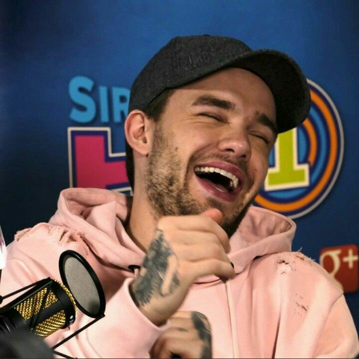 bad_girllz's tweet photo. Nunca vou me cansar de dizer que o Liam é uma das pessoas mais incríveis desse mundo 
Que já passou por tanta coisa tensa e msm assim continua seguindo em direção a seu sonho 
E essa sua força é admirável dmais
LIAM MERECE O MUNDO
MAS O MUNDO NÃO O MERECE 
#LiamBops #LiamPayne https://t.co/RyevVxHAKb