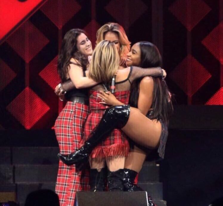 Siempre seremos los mejores fans para las chicas
#5HWins10s