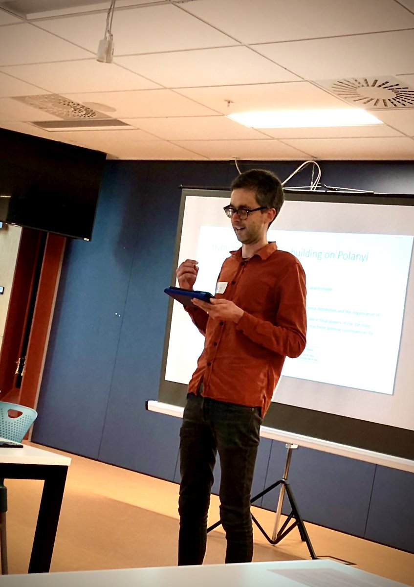 AdkinsProf's tweet image. Strong ⁦@Sydney_Uni⁩ contingent today at #lifeswork here at ⁦@AucklandUni⁩. ⁦@Sydney_ADP_Res⁩ ⁦@ArtSS_Sydney⁩ ⁦@Usyd_ssps⁩ ⁦@garethjbryant⁩ ⁦@SophiaMaalsen⁩ ⁦@bspiesbutcher⁩ #socialsciences #socialreproduction