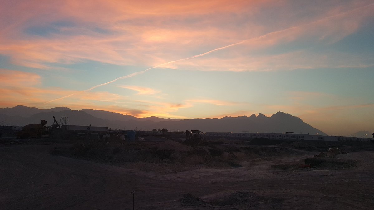 roquemm's tweet photo. Atardecer https://t.co/IFxTM1IA1B