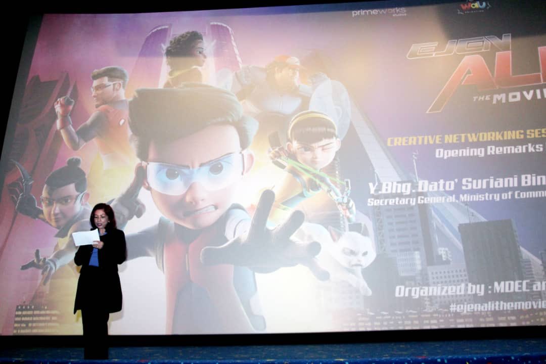 komunikasi_gov's tweet photo. YBhg. Dato' Suriani binti Dato' Ahmad, Ketua Setiausaha Kementerian Komunikasi dan Multimedia Malaysia telah menghadiri Sesi Kreatif Networking 2019 di GSC MidValley Kuala Lumpur malam tadi. 
#KKMM
1/2 https://t.co/ZKsYUl9fYE