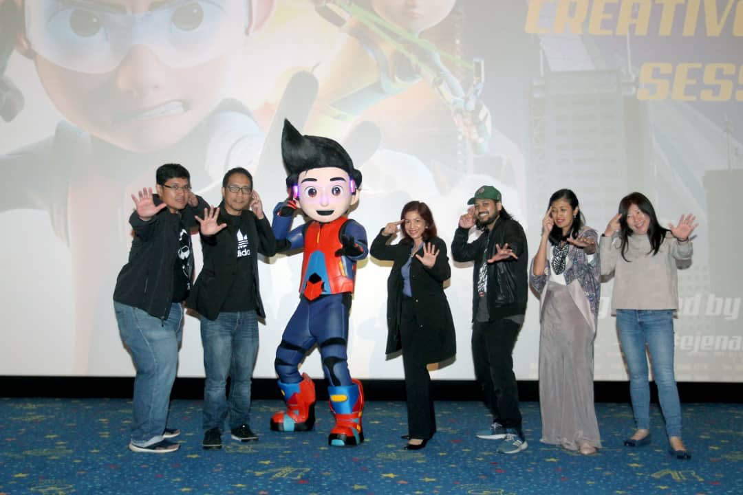 komunikasi_gov's tweet photo. YBhg. Dato' Suriani binti Dato' Ahmad, Ketua Setiausaha Kementerian Komunikasi dan Multimedia Malaysia telah menghadiri Sesi Kreatif Networking 2019 di GSC MidValley Kuala Lumpur malam tadi. 
#KKMM
1/2 https://t.co/ZKsYUl9fYE