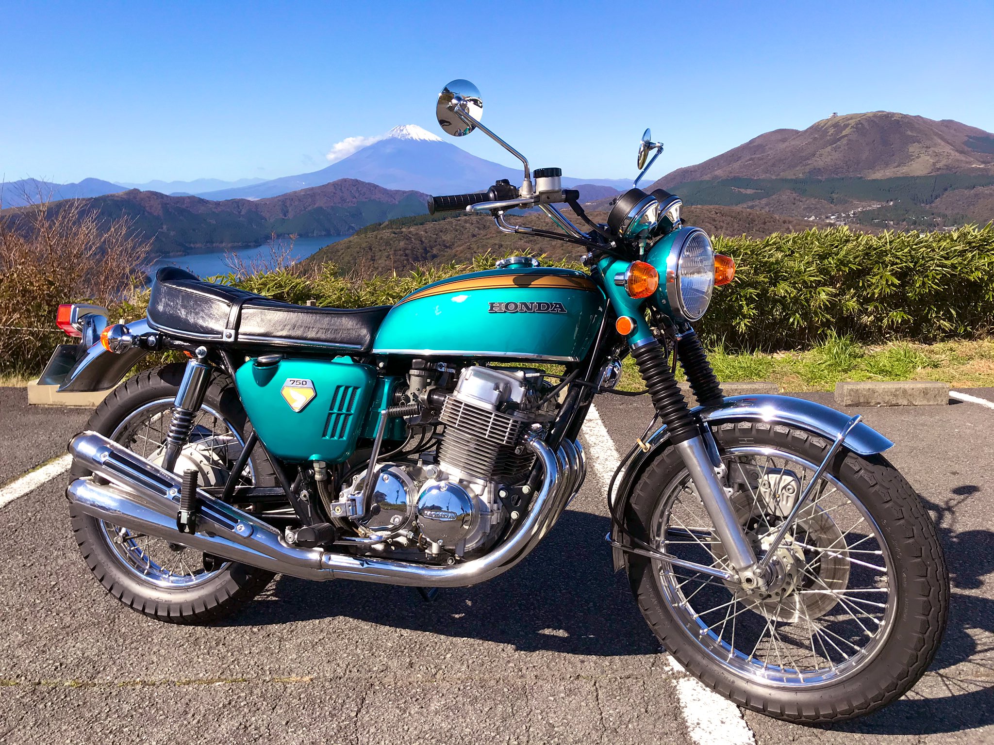 キクチウソツカナイ 愛車cb750four K0を購入したタイムトンネル さん主催のツーリングに参加させて頂いた模様を 現在発売中のミスターバイク新年1月号に掲載して頂いてます 是非ご覧下さい 新年号は付録カレンダーも付いててお得感あり ミスター キクチウソツカナイ 愛車cb750four K0を購入したタイムトンネル さん主催のツーリングに参加させて頂いた模様を 現在発売中のミスターバイク新年1月号に掲載して頂いてます 是非ご覧下さい 新年号は付録カレンダーも付いててお得感あり ミスター