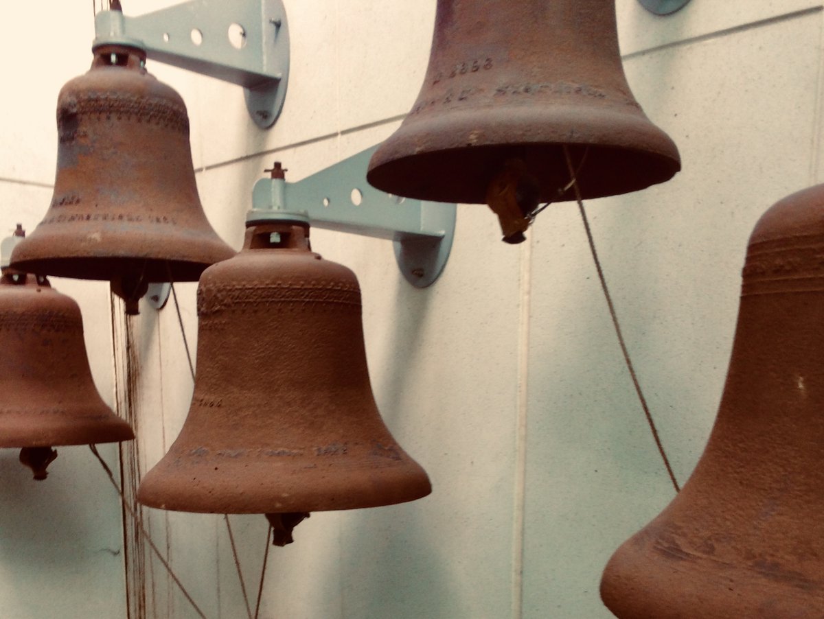 SoundpostMusic's tweet image. The bells are ringing, there's just TWO days to support our fundraiser! 

Help us to bring you local carols in the Winter Garden! Featuring our marvellous #FolkFactory, Dungworth Community Choir and @TUOSFolk

#sheffieldsings #localstyle #carols #festive

crowdfunder.co.uk/soundpost-caro…