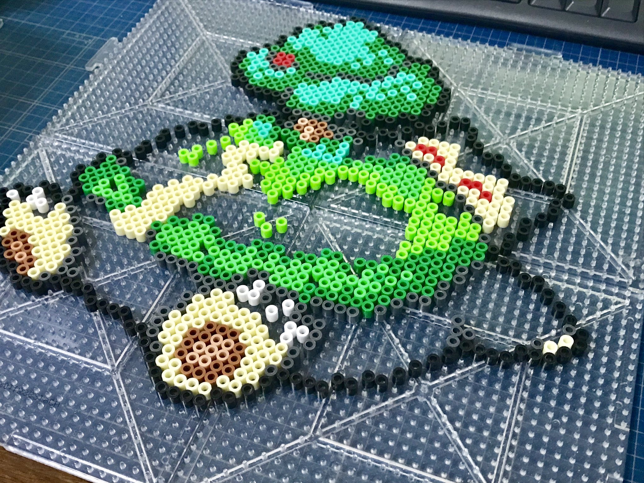 توییتر Sappoi さっぽい 立体アイロンビーズ در توییتر 6o0fu7jkcsrayqo 私ゲーム画面だと同じくらいのドット絵に見えますけど アイロンビーズで作ってみたら 意外に大きくなっちゃって 私もびっくりしました