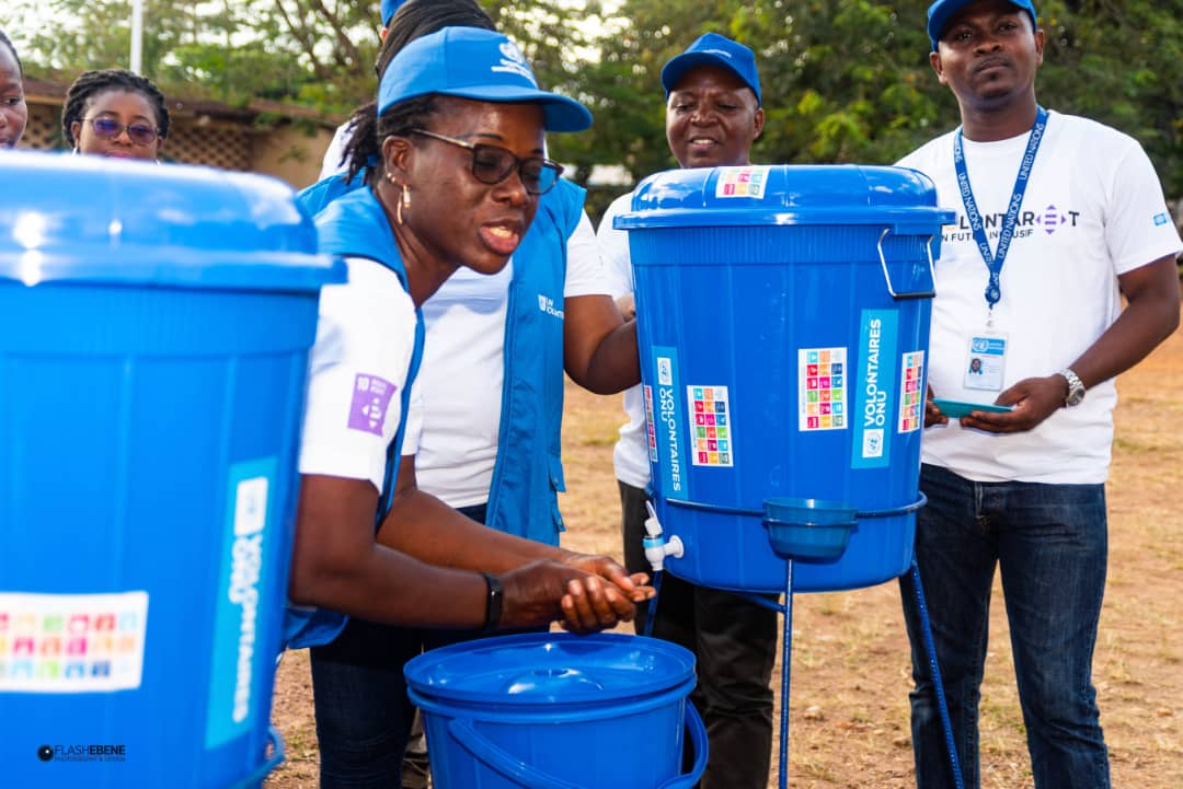 NaviSoly's tweet image. Mon expérience de #VNU avec @TogoWho m'a appris à  poser de petits gestes pour une meilleure santé: se laver les mains régulièrement permet d'éviter plusieurs maladies. Je suis fière de faire partie de cette famille,  source d'inspiration !
#Volunteer4Inclusion #IVD2019 #JIV2019