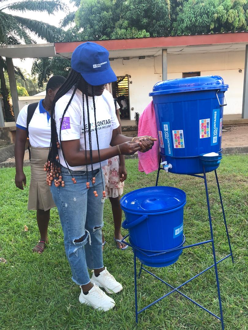 NaviSoly's tweet image. Mon expérience de #VNU avec @TogoWho m'a appris à  poser de petits gestes pour une meilleure santé: se laver les mains régulièrement permet d'éviter plusieurs maladies. Je suis fière de faire partie de cette famille,  source d'inspiration !
#Volunteer4Inclusion #IVD2019 #JIV2019