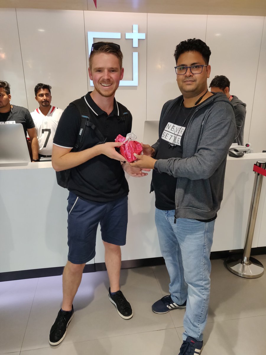 MatthewEngelbr6's tweet image. Visiting @OnePlus_IN and @Vikas_AGL  experience store in New Delhi has been the most amazing experience! I will recommend anyone visiting Delhi to come experience it. #NeverSettle #OneplusForLife