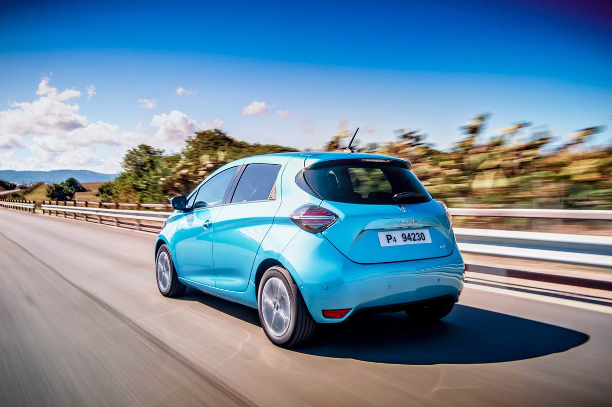 RenaultUKPR's tweet photo. Last night, New Renault ZOE won the City Car of the Year at https://t.co/grShumSUCo awards. “Renault could have gone back to the drawing board and tried to rewrite the formula. But it didn’t... Confident in its product. It’s even quite good fun” https://t.co/uYmfWygAQg #TopGear https://t.co/Sg9557ADTz