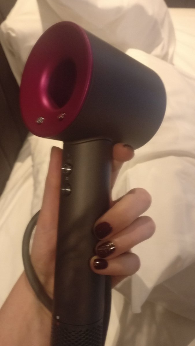 This hotel has a dyson hair dryer 😌👌!!!