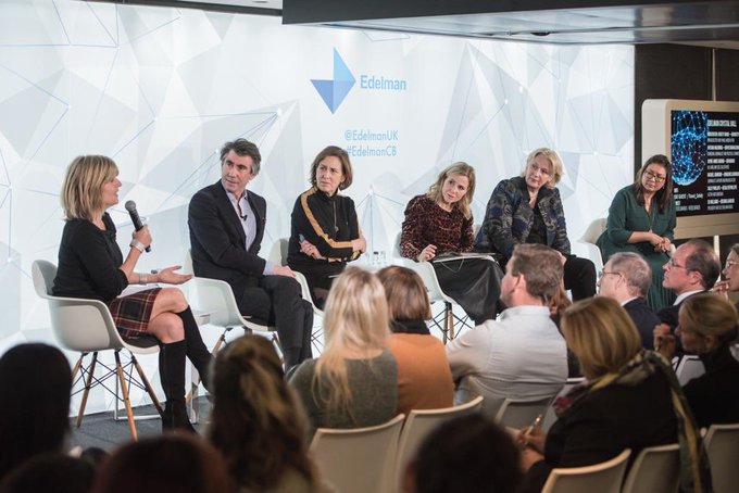 Speakers_Corner's tweet photo. Outstanding #speakers this week at #EdelmanCB panel with @sallyephillips and an excellent end to the day with @TheSumoGuy at #UKISUGConnect ๐๐๐ #events #eventprofs https://t.co/bA54dX70Rw