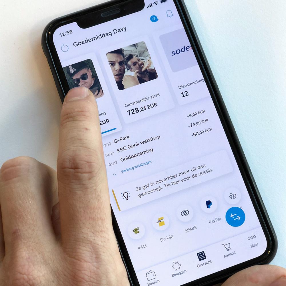 Het nieuwe KBC Mobile startscherm is beschikbaar! 🎉 Trots op iedereen die hier aan meewerkten, van concept tot development. Extreem trots op ons UX en UI team 🤩. Hiermee rollen we ook onze nieuwe frisse look and feel - KBC Design Language - verder uit. #keepgoing