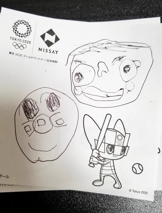 ムーコが描いてくれたナナオ(とアンパンマン)
ちゃんと黒目の中に光を残してるの天才では?? 