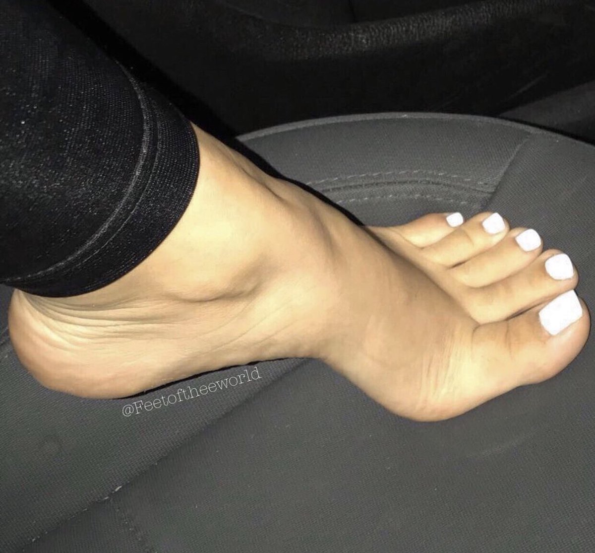 Www pretty feet com