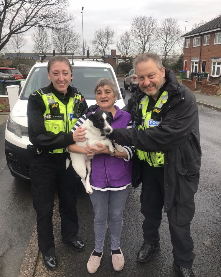 SmethwickWMP's tweet photo. Officers reunited Patch with his owner whilst on patrols this morning #communitypolicing #happypatch #happyowner 🐶 https://t.co/iujOg3WJgR