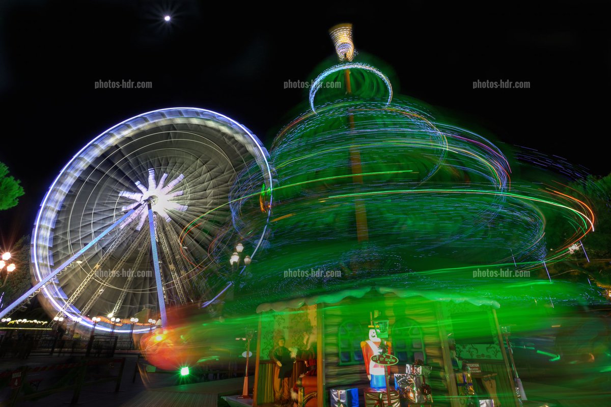 Le marché de Noël et son village à Nice. Un plaisir à partager en famille avec ses animations : patinoire, jeux pour enfants et spectacles.  Pic:<a href="/scangsx/">Jean-Jacques Giordan</a>  <a href="/Villedenice/">Ville de Nice</a> #nice06 #cotedazurfrance #noel #marchedenoel #ilovenice #ExploreNiceCotedAzur .
infos : gralon.net/articles/voyag…