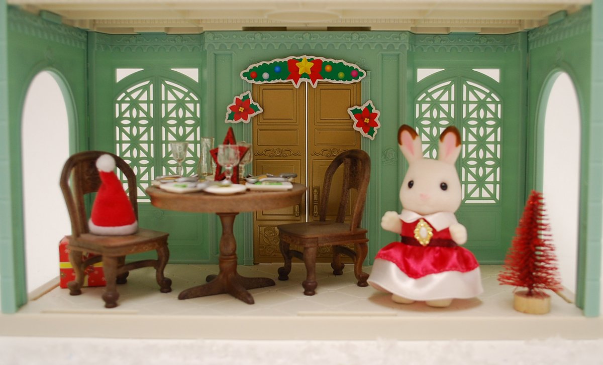 SylvanianUK's tweet image. On the fifth day of Christmas, Santa Freya gave to me, a present and fancy dinner as delicious as can be!

Where do you think today’s present will be hiding?

COMMENT your guess, RT the post and FOLLOW us for the chance to #win a #prize! #competition #FestiveFreya