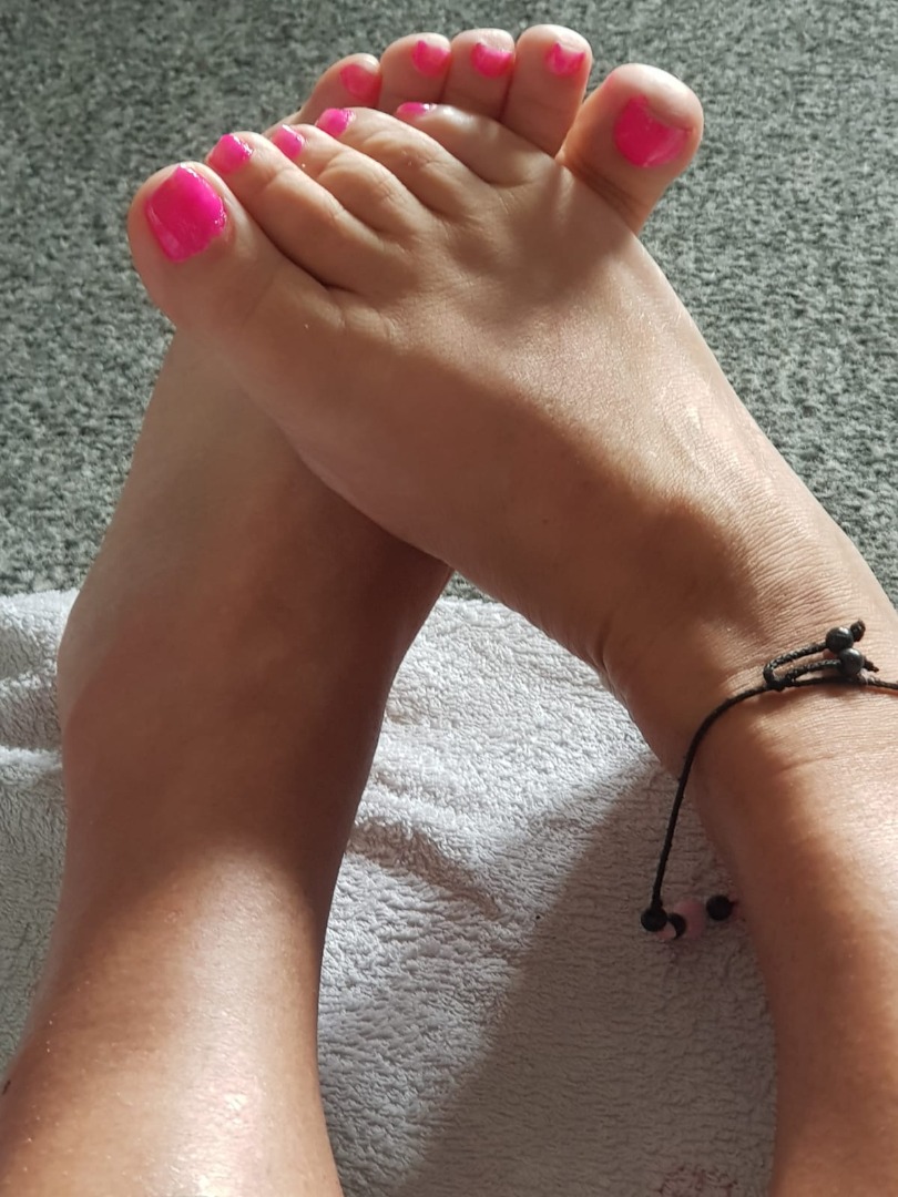 Herrin_Lady_Lee's tweet photo. Meine göttlichen Füße warten darauf online verehrt zu werden!

 Full Post: https://t.co/oqAmx2shos 

 #KINXESS #ultrasocial #kx #kxnetwork #kinx @kinxessweb https://t.co/WUy5YM9w4J