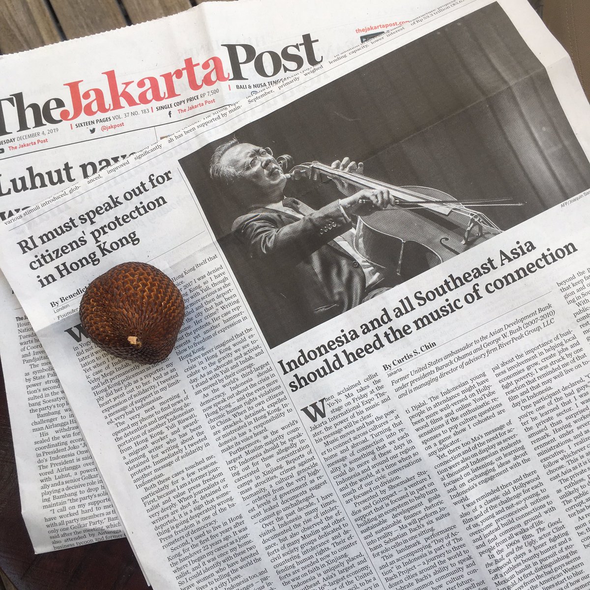 CurtisSChin's tweet image. Countdown! instagram.com/p/B5rdZRXg6wf/… 
Link to #MyCommentary in The Jakarta Post @jakpost — “#Indonesia &amp;amp; All SE Asia Should Heed the Music of Connection.”

@GoImpact_Today @YoYo_Ma @fayfeeney @JIExpo @Sara_MetroTV @daltontanonaka  @AmChamIndonesia #culturaldiplomacy #musicconnects