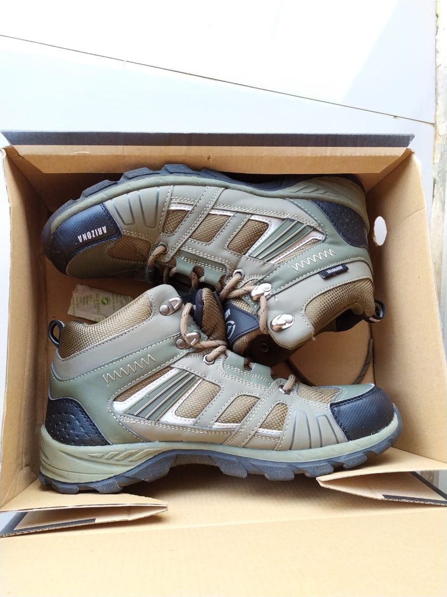 Bowo_LFC's tweet photo. Dijual. Airprotec.  Seri arizona size 41, second. Cod cibinong.  Net 299k. Baru 1x naik gede.  WA 087873796414 #sepatu #hiking #sepatuoutdoor #jualsepatu #pendaki #murah #infopendaki https://t.co/dHstYkwpvd