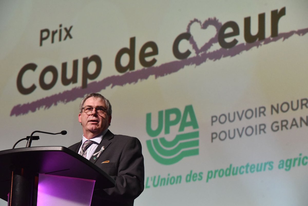 upaqc's tweet photo. Prix coup de 💜 #congresupa L’Union est fière de remettre le prix Coup de cœur à M. André D. Beaudoin, secrétaire général d'@UPA_DI.
Depuis 25 ans, M. Beaudoin a su faire rayonner notre organisation partout dans le monde. #AgQc https://t.co/LYt8JB7XF0