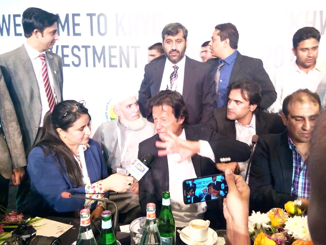SoulessInsafian's tweet image. Once Upon a Time in #KPInvestmentShow, Captain,Asad Umer ,Naeem Ul Haq ,Chaudhry sarwar  and with #Reham (A bad dream of Our Captain).....@iKarachiwala The great