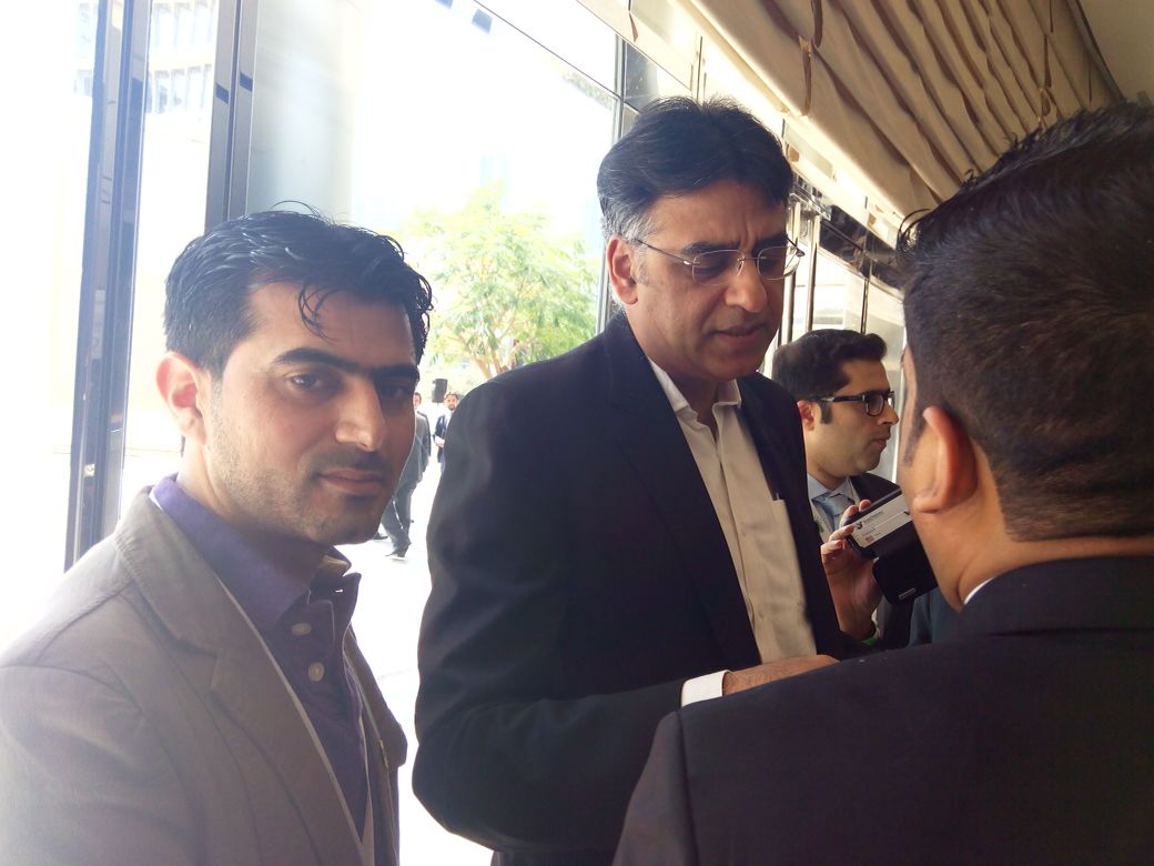 SoulessInsafian's tweet image. Once Upon a Time in #KPInvestmentShow, Captain,Asad Umer ,Naeem Ul Haq ,Chaudhry sarwar  and with #Reham (A bad dream of Our Captain).....@iKarachiwala The great