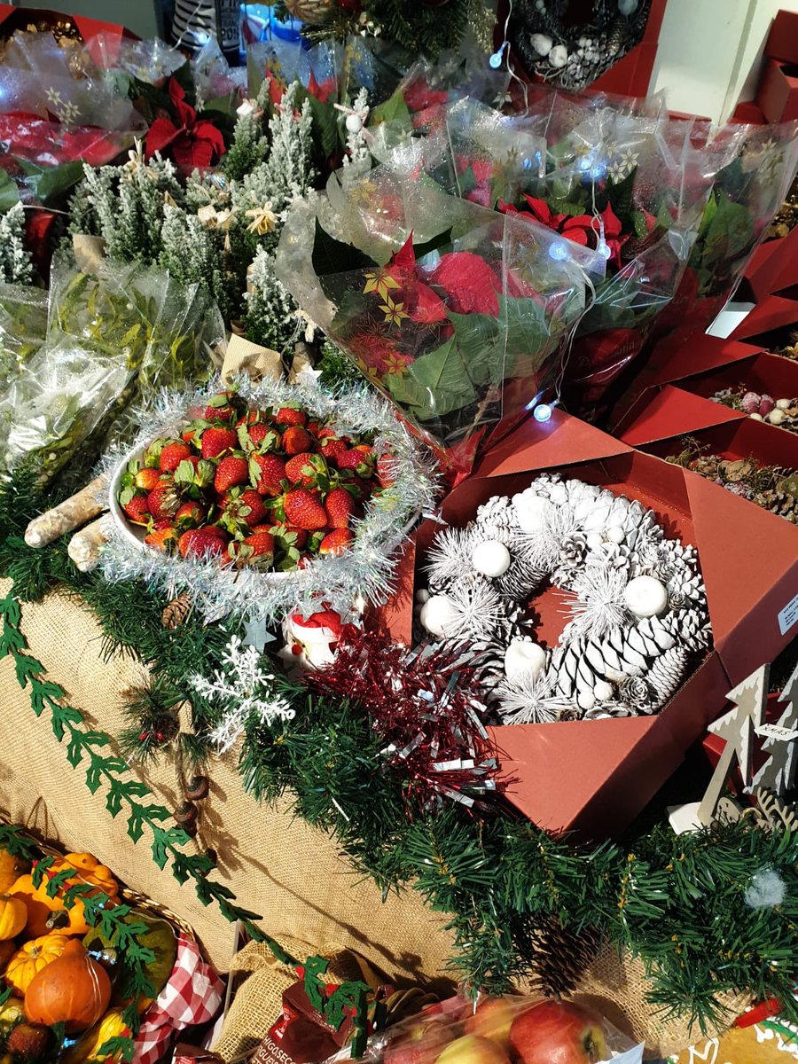 What a gorgeous offering from <a href="/TheWorksLondon/">The Works</a> <a href="/4DegsC/">4DegreesC</a> ! All of your Christmas must haves ! Making sure your Christmas Table looks perfect this season👌🏻 <a href="/BaxterStorey/">BaxterStorey</a>