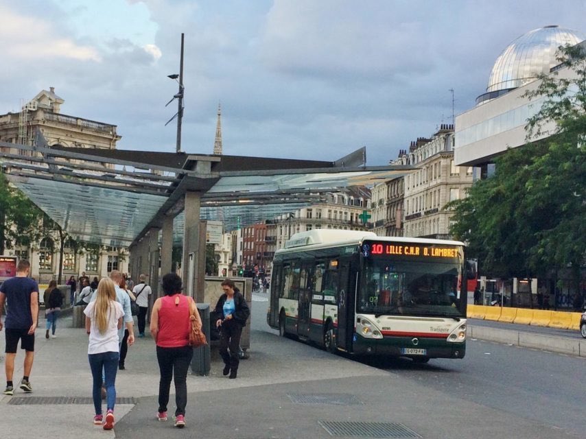 prefet59's tweet image. #TransportsPublics ligne 1 : 1 métro toutes les 2 minutes. Ligne 2 : fermée. Bus 🚌 : en peri-urbain 💯 % des bus circulent et 30% dans le centre de #Lille. Tramway 🚊 : 1 tramway toutes les 15 minutes.