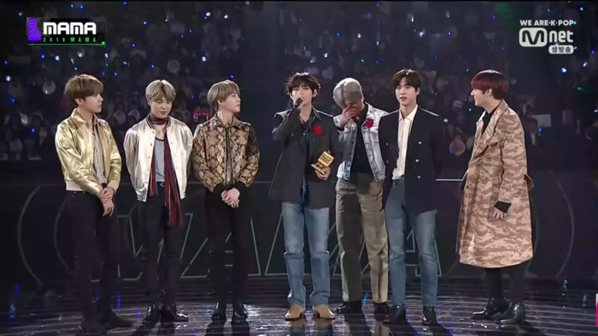 Песни bts 2019. Родители бтс юнги. Бтс джин родители. Бтс мама 2019. Мама мин юнги бтс.