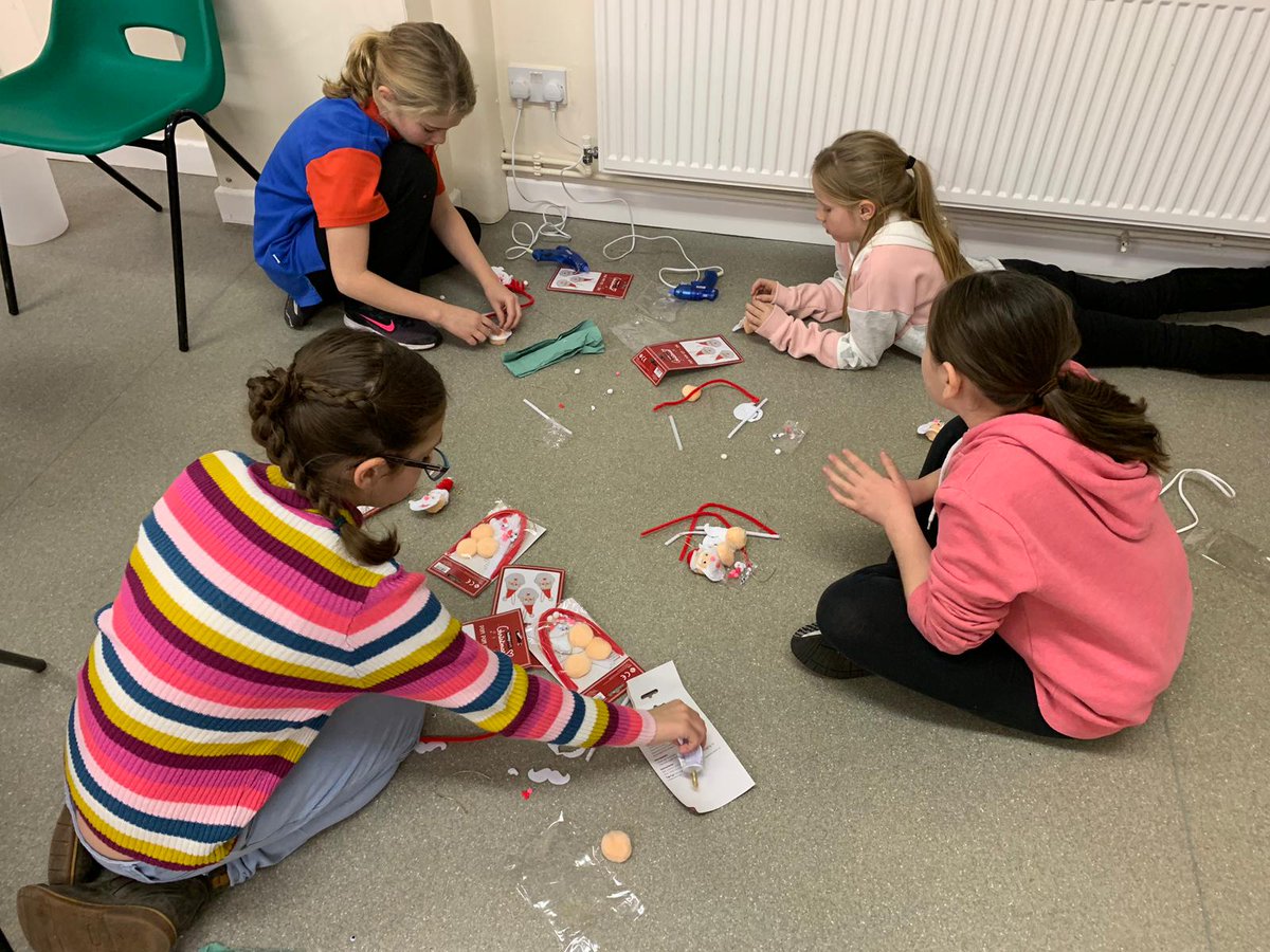 westmoorsguides's tweet photo. We had a very busy night cooking and making things for Carols at the Petwyn on Friday for our stall to raise money for @toilettwinning. @Girlguiding #fundraising #community #westmoors https://t.co/gIcz1b2vfC