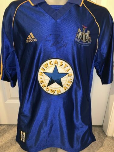 NufcMemorabilia's tweet photo. Signed Nobby Solano Newcastle 1998/99 away shirt + proof https://t.co/cSgukX12Q1 #NobbySolano #Nolberto #Solano #NUFC #NewcastleUtd #XmasGifts https://t.co/Mg5aGaniAy