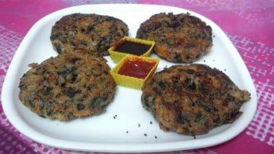 #Steamed Palak Vada 😋- an easy and quick #recipe which can be made in a jiffy. Rich in iron as well as in vitamin💪. Get your recipe here: buff.ly/388bKZC 

#SteamCooking #food #fitness #homemade #delicious #yummy #foodblogger #recipeblog