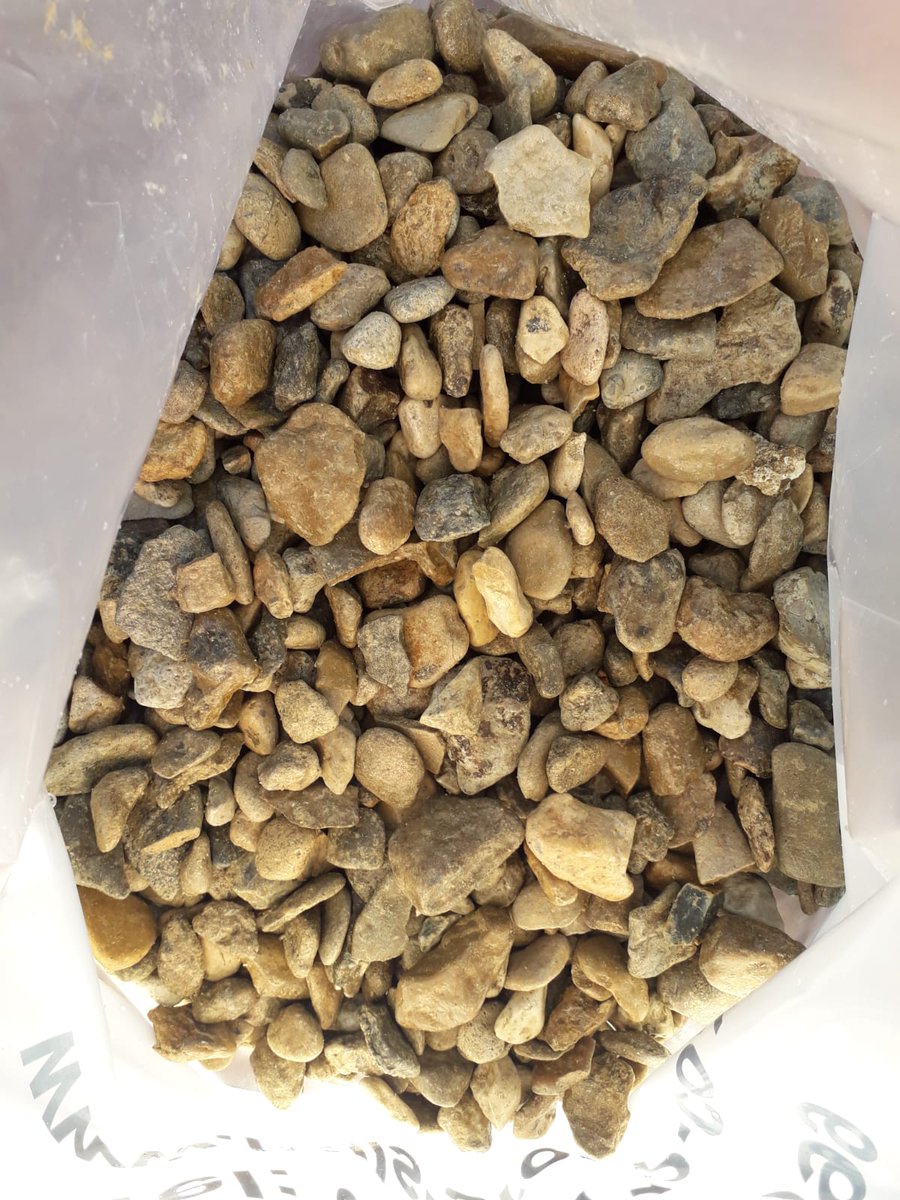 Going the extra mile with a further visit to this Gloucestershire WTW site to offer an alternative 10/20mm washed, natural gravel for approval. Order secured to lay the gravel 150mm depth on top of the Permaguard membrane situated on the roof of the sewerage concrete new build.