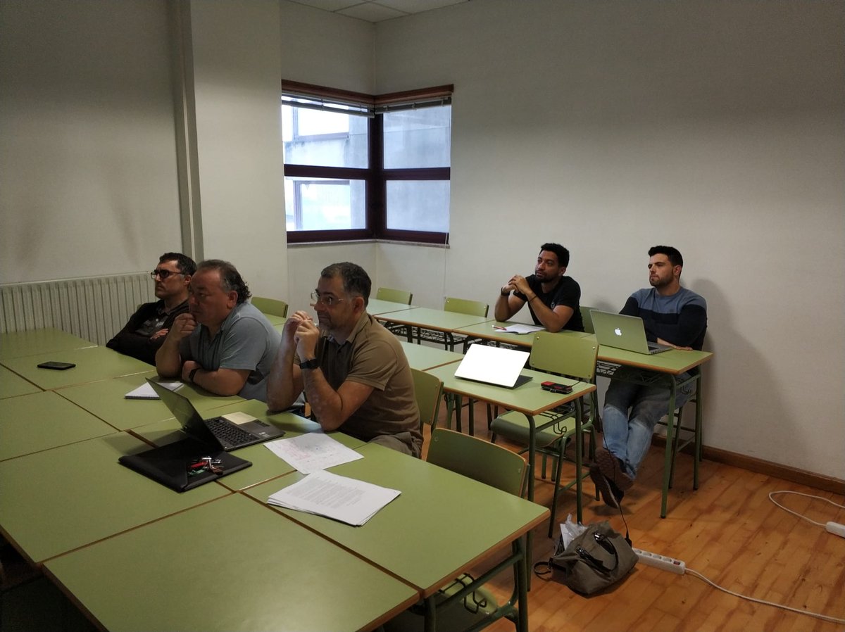 birdsproject's tweet photo. Alejandro Pacheco (ESR, @dccuchile) is giving a talk on "Indexing Highly Repetitive Collections via Grammar Compression" to local researchers of @lbdudc, as part of his secondment at @UDC_gal https://t.co/RtNiqQiOdX