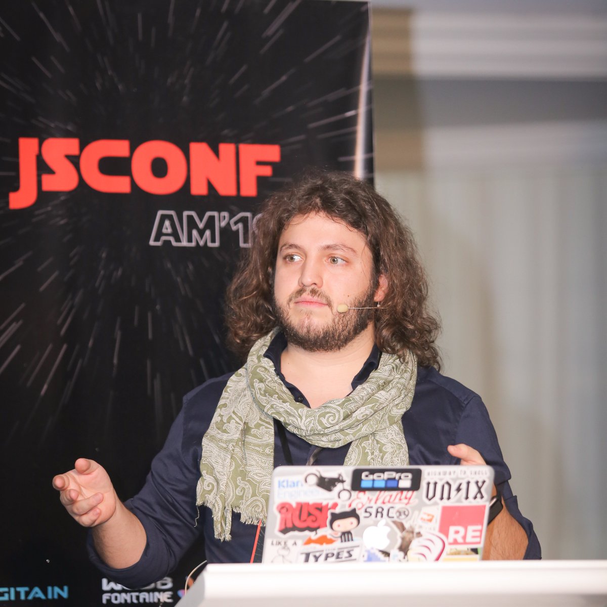 JSConfAM's tweet photo. During his #JSConfAM19 talk @leostera talked about how to build a language from scratch๐ https://t.co/FfqioB9dVt