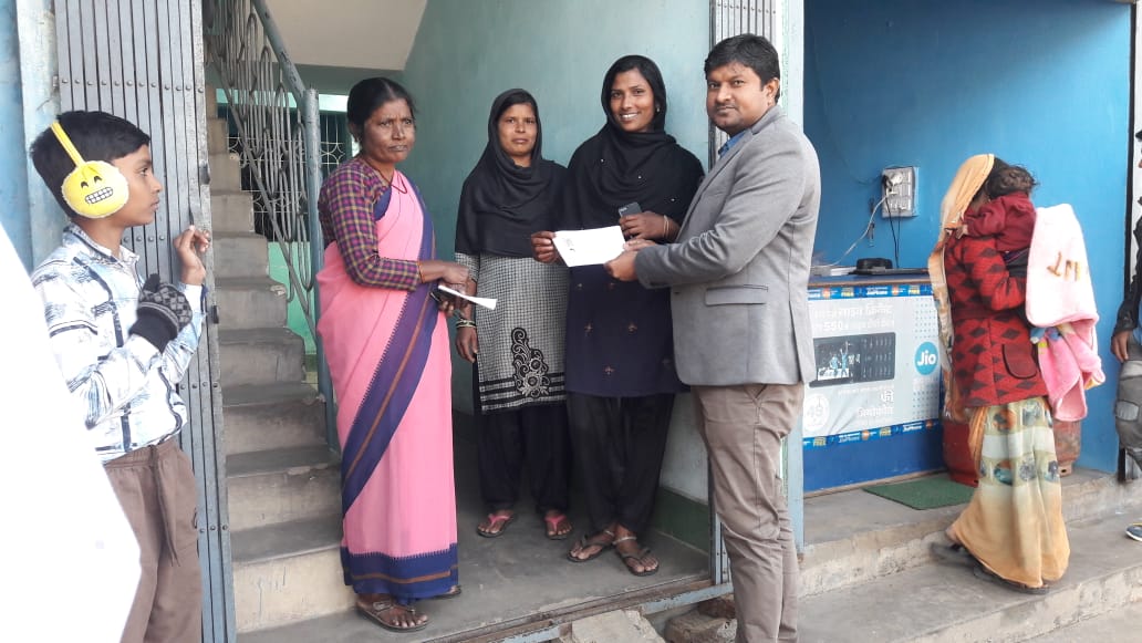 DC_Hazaribag's tweet photo. Voter slip distribution at #Katkamdag of #Hazaribagh....
#12December
#GoVoteHzb
#JharkhandKaVoteParv https://t.co/jyeclBvbrc