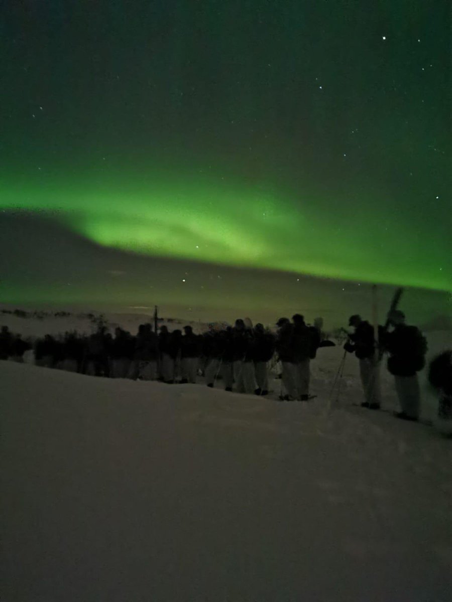 RAF_Odiham's tweet photo. RAF Odiham Station personnel @18Squadron @27_Sqn have been undertaking the Cold Weather Survival Course at RNoAF Base at Bardufoss in the arctic circle. The northern lights have been particularly stunning!@StnCdrRAFOdiham @ComdJHC https://t.co/gG3HHAfxg8