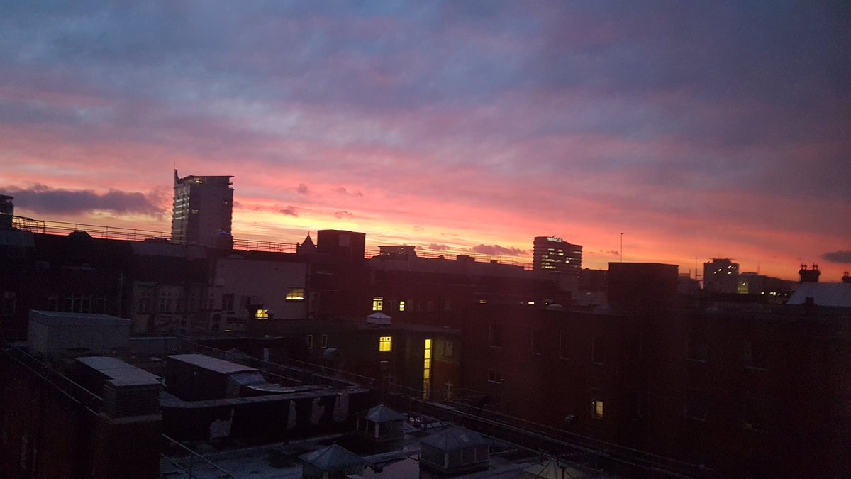 yorkshirebrain's tweet photo. This was totally worth the #run to work this morning. #HappyThursday  @LTHTNEURO https://t.co/6TPUxc5KHA