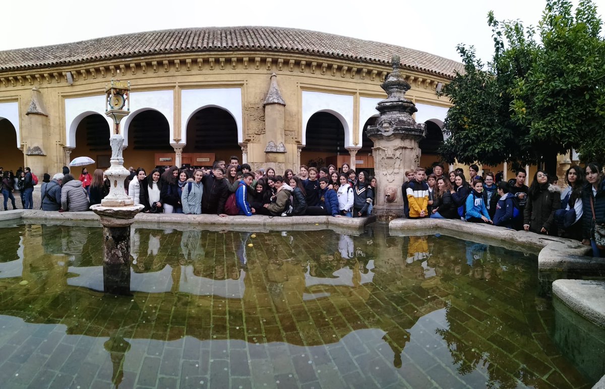 ColegioLimonar's tweet photo. Nuestros alumnos de 2 ESO en Córdoba, un día juntos para profundizar en la Cultura de #Andalucía https://t.co/O2FeqFmM5f