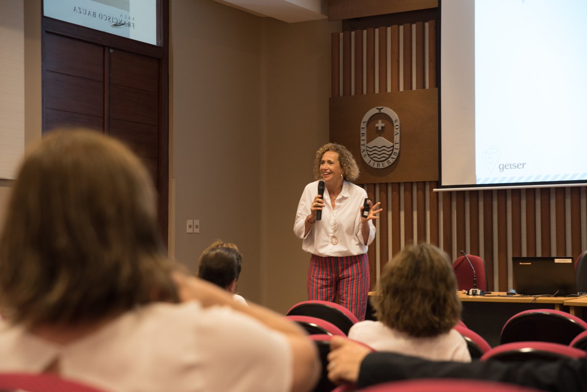 geiserworks's tweet photo. La evaluación de desempeño ¿Evaluación para el JUICIO, o para el DESARROLLO?
Charla de Chus Sanz en la Universidad católica del Uruguay sobre como convertir la evaluación de desarrollo realmente en una herramienta de transformación

https://t.co/ndkdqjGWJ5 https://t.co/XotT2zSaiB