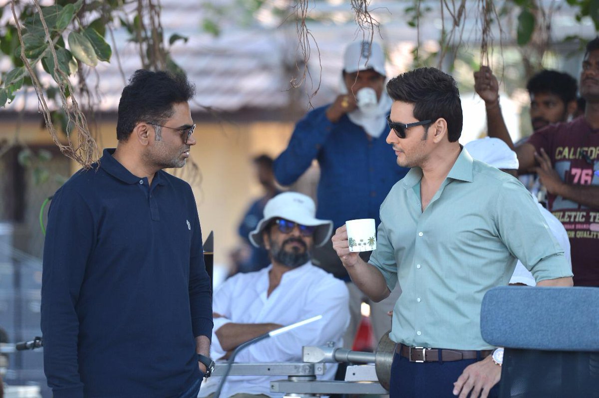 DhfmbA's tweet photo. #SSMB27 - #VamshiPaidpally - #DilRaju - Confirmed
Movie Based on a Gangster life
Shooting Starts From February
Planned Release Date Oct 02 2020
#FilmNagarTalk #MaheshBabu #SarileruNeekevvaru https://t.co/6988rkLEGx