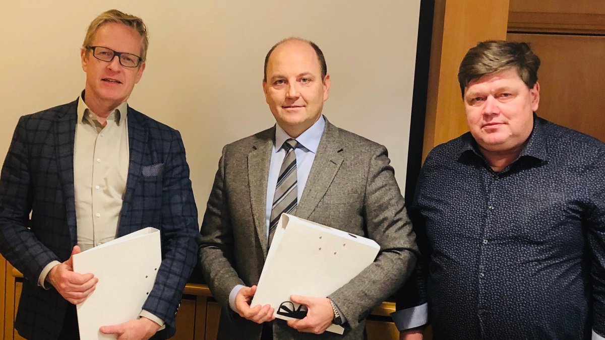 Coorin ja Paraisten kaupungin yhteistyö jatkuu uusitun sopimuksen myötä. Coor vastaa jatkossakin kaupungin siivouspalveluista sekä siivouksen ja ruokapalvelun yhdistelmätöistä. #parainen #siivouspalvelut #coorsuomi #yhteistyö coor.fi/uutishuone/uut…