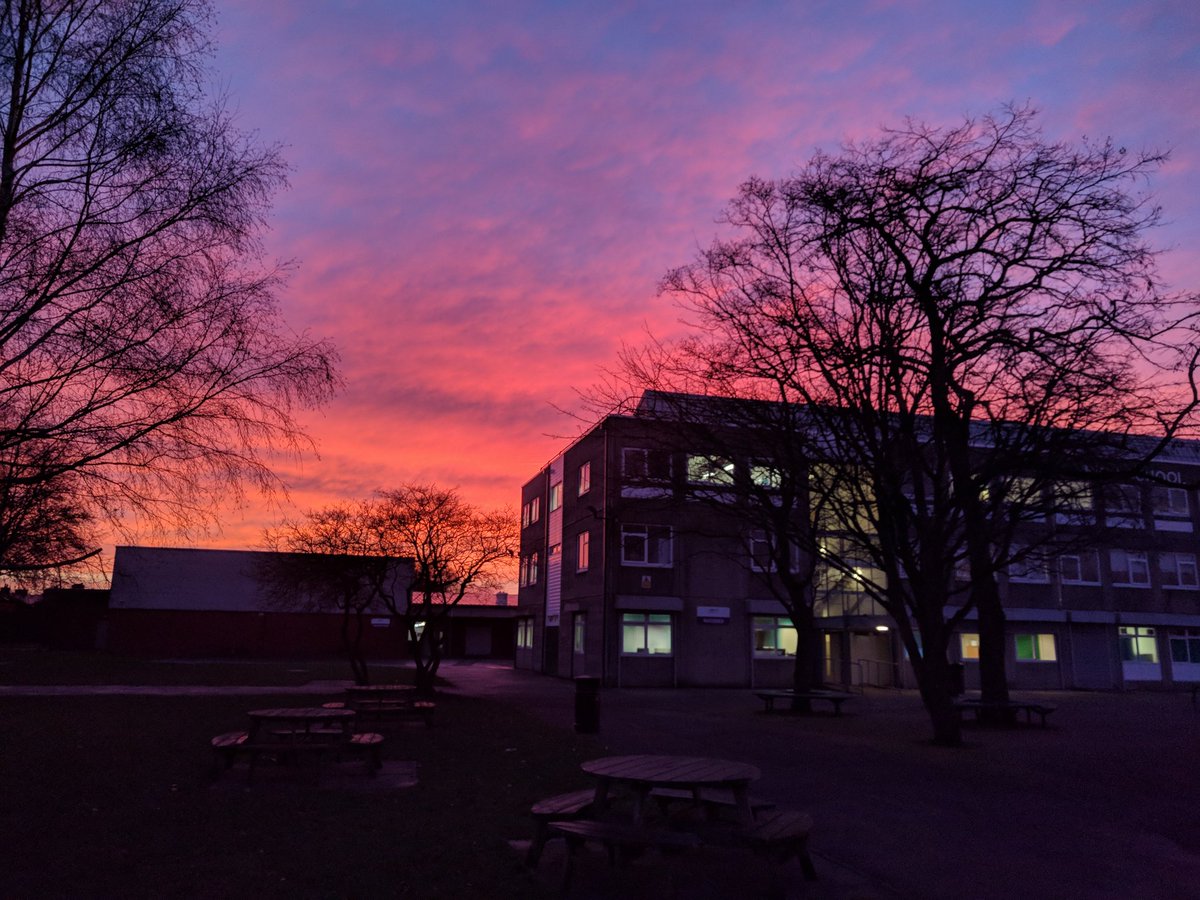 LostockEnglish's tweet photo. Beautiful sunrise over @lostockhigh this morning 🌄 https://t.co/Nk5c0GJY15