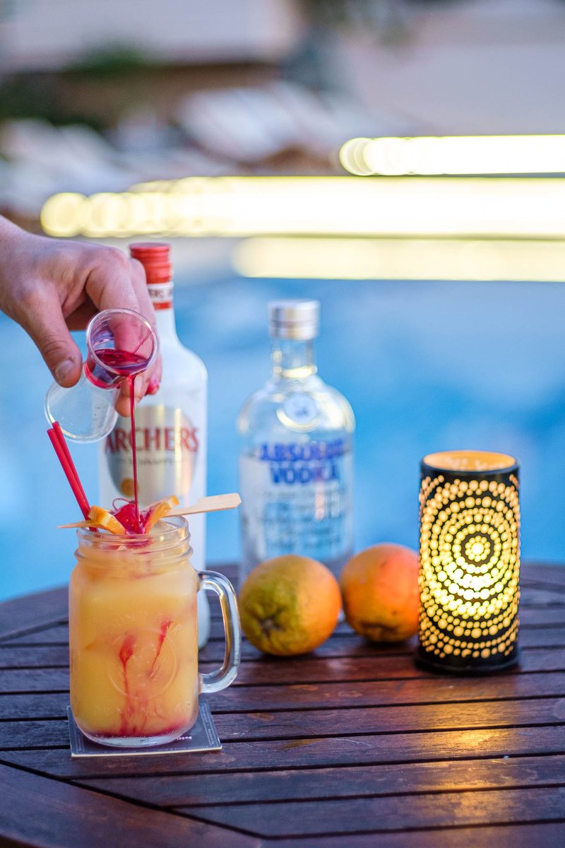 OscarSuites's tweet photo. Hope you are ready for the delicious new alcoholic entries in our menu! Yamas!
https://t.co/JAWTdzfuZV
#OscarHotel #OscarSuites #OscarVillage #OscarSuitesVillage #HotelChania #HotelAgiaMarina #HotelCrete #Crete #Chania #AgiaMarina #travel #cocktail #pool #bythepool #Thursday https://t.co/Ooa3eu9RzT