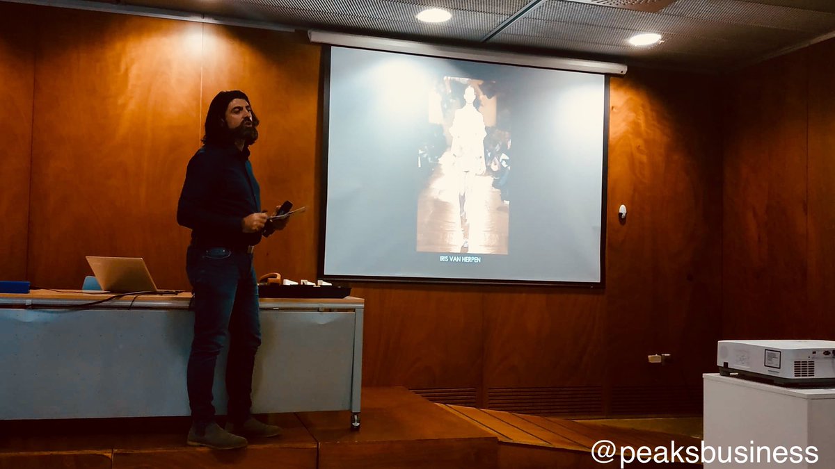 tonienguix's tweet photo. Ayer se celebró el “II congreso nacional de #FabricaciónAditiva” #ADITIVA40 En mi Conferencia “Mecanizar o imprimir ¿es esa la cuestión?”, hablé sobre aquellas características singulares que diferencian a una pieza impresa.
#adittivemanufacturing #impresión3D #3Dprint @mecoval3d https://t.co/yFY91HGHmK