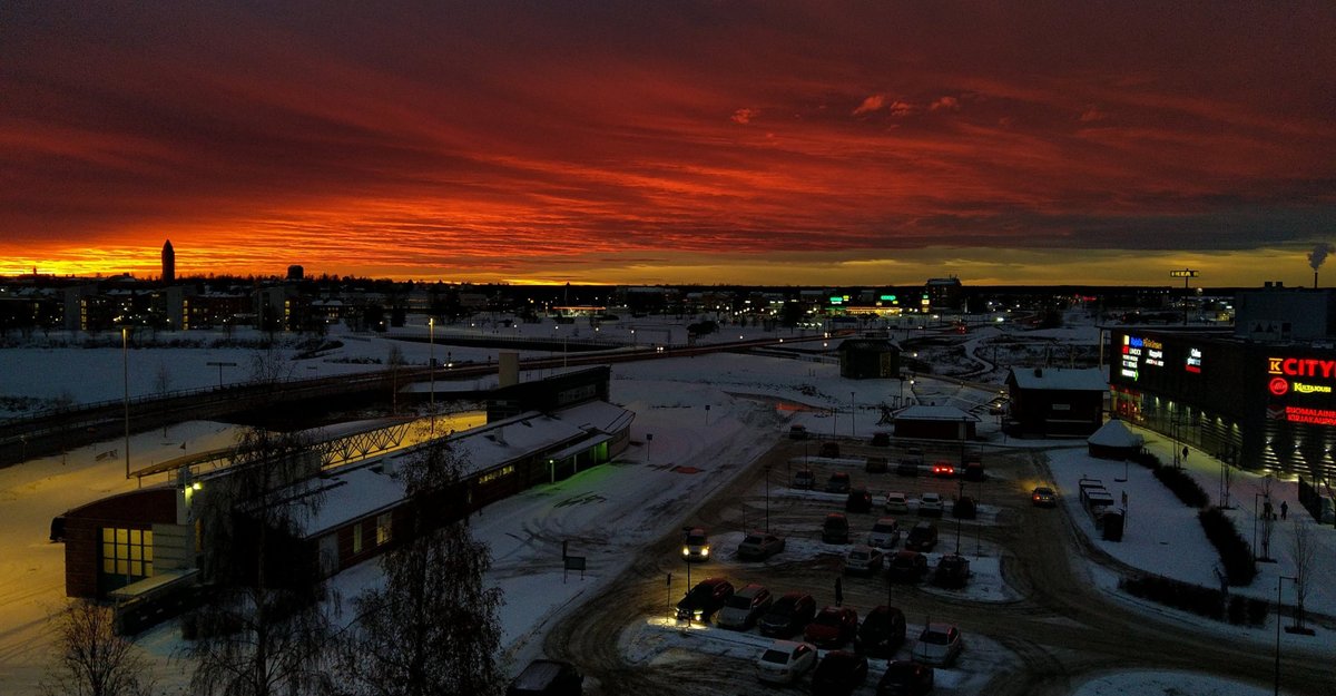 ElfMika's tweet photo. During last week #sunsets have been very beautiful here in #Tornio #Finland, but yesterday the #colors were really incredible. These are the real colors, no edit.

#lapland #haparanda #visitfinland #visitlapland #sunset #skyinfire #winter #sky #photography #torniohaparanda https://t.co/k6cCleZBDU